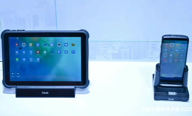 開源鴻蒙技術大會2025|東集鴻蒙5.0智能終端驚艷亮相，賦能信創產業數字化轉型